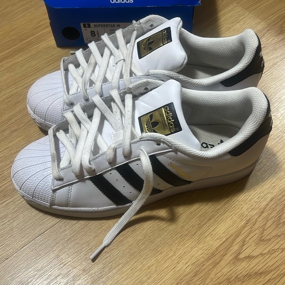 ADIDAS SUPERSTAR ORIGINALS WHITE WITH BLACK STRIPES - Picture 2 of 5